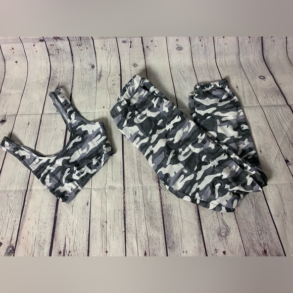 Fashion Nova Camo Set - Picture 1 of 3